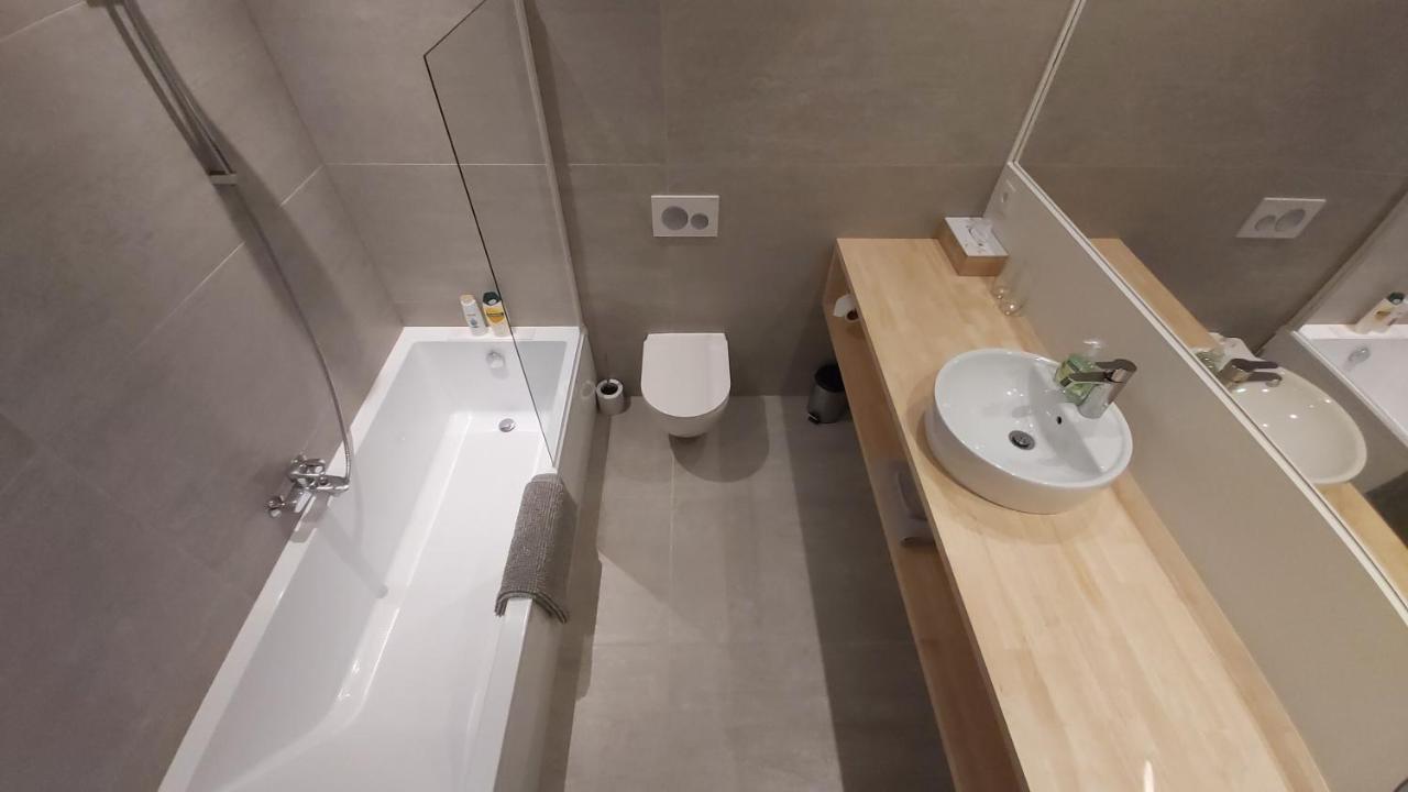 Prive Gastenverblijf In Brugge Fietsen En Garage Inclusief Екстериор снимка
